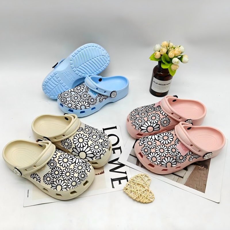 Women Fabric Covered Adjustable Strap Non Slip EVA Garden Clogs(1)